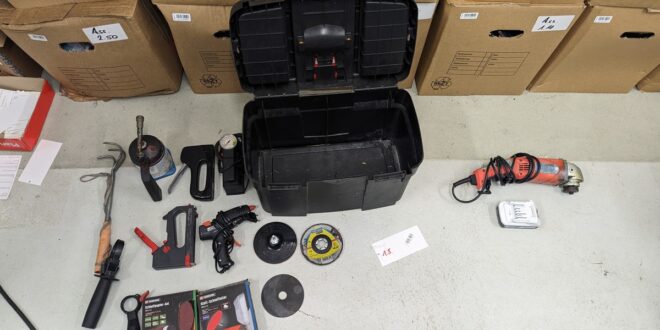 Hinweise an die Polizei in Wilhelmshaven unter der Rufnummer 04421 942 0.